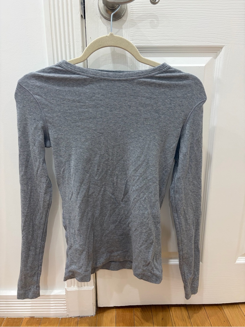 Women's Long-Sleeve Crewneck Tee - Gray